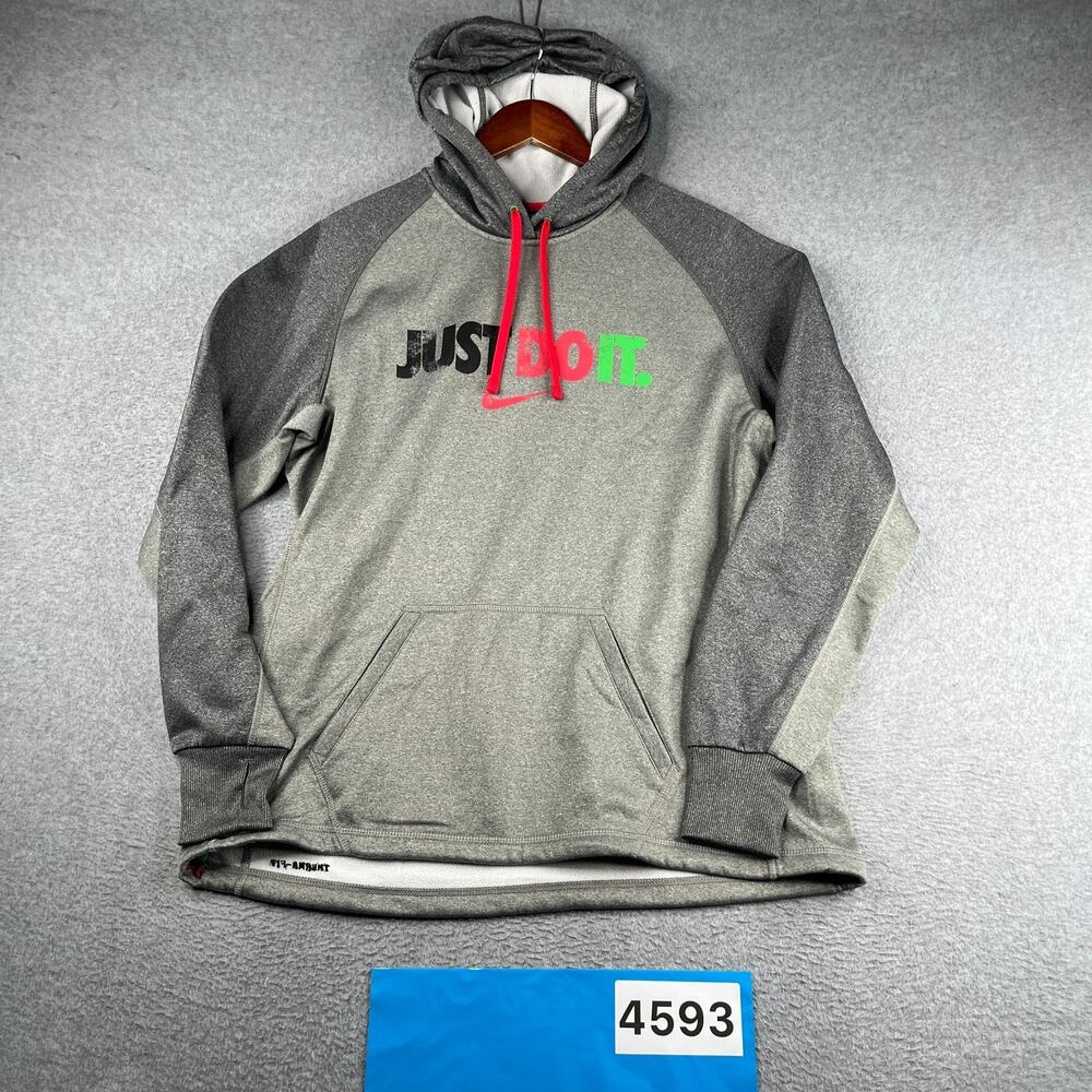 Nike Therma Fit Hoodie Sweatshirt Graphic Print Womans Large Thumb Holes Pocket - Picture 1 of 15